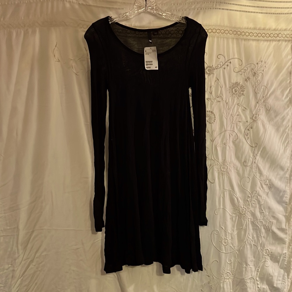 Very Finn Black dress by DIVIDED SISE 34EUR New with tags